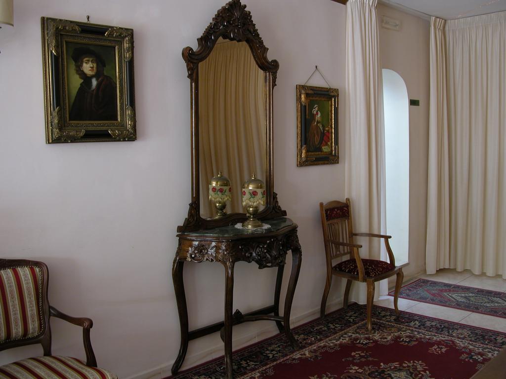 Hotel Canusium كانوسا دي بوليا المظهر الخارجي الصورة